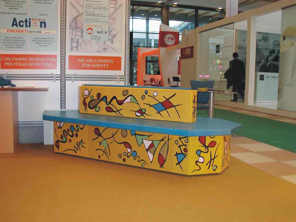 Foto d'archivio di un allestimento di fiera di settore